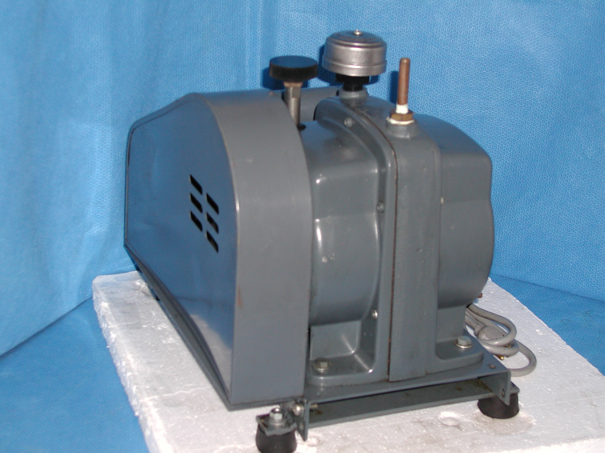 1747: Hyvac 7 Vacuum Pump, Pump, Boekel Scientific