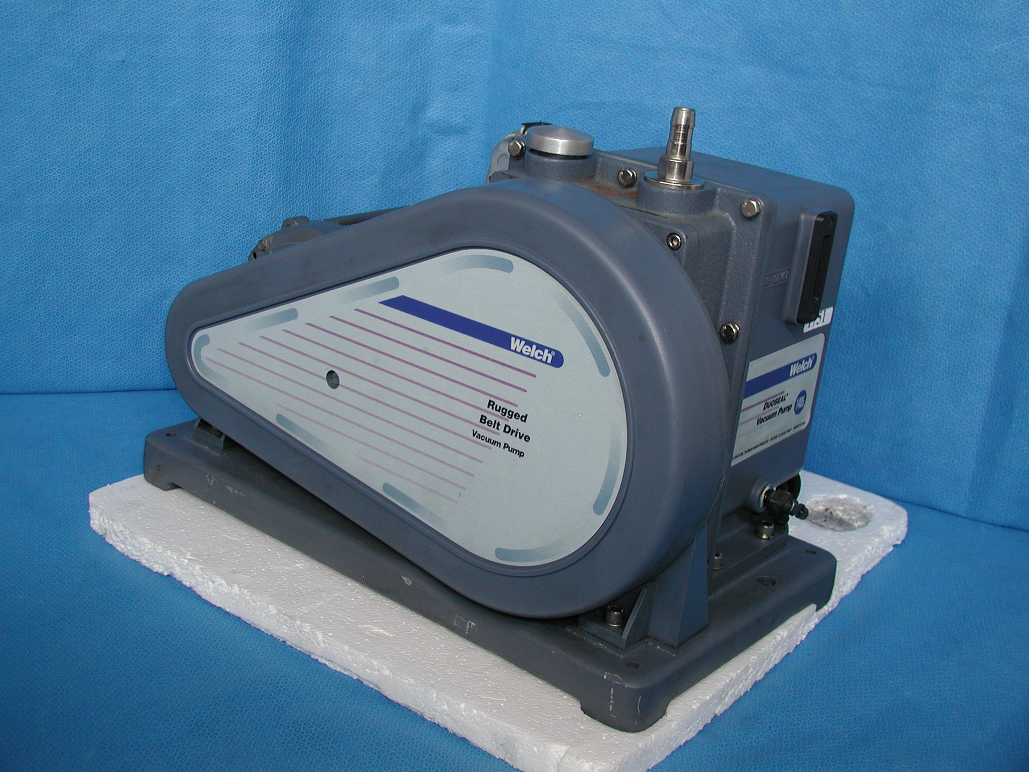 1751: Wilch 1405 Vacuum Pump, Pump, Welch Vacuum Technology