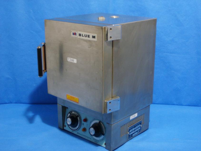 1200: Blue M Oven, Incubator / Oven, Blue M Electric