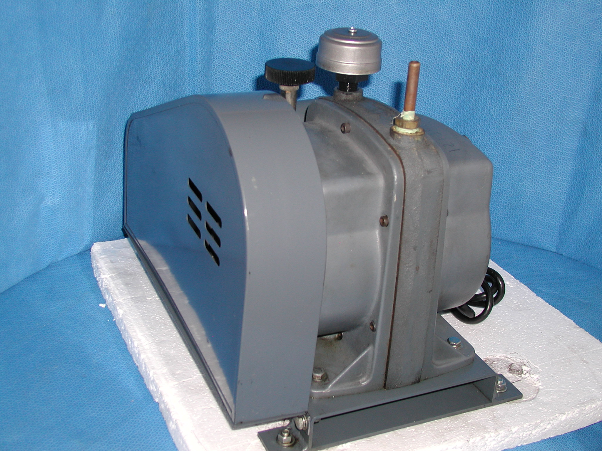 1748: Hyvac 7 Vacuum Pump, Pump, Boekel Scientific