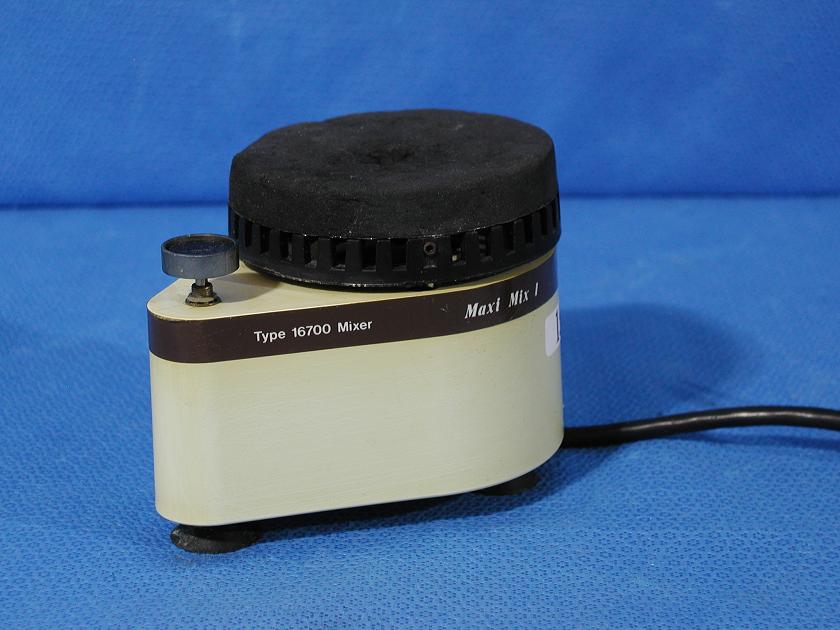 1589: Thermolyne M16700 Mixer, Shaker / Rotator / Mixer / Vortexer, Branstead  Thermolyne