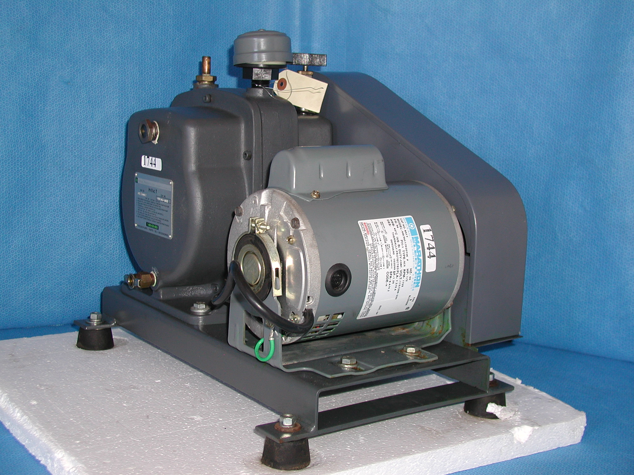 1744: Hyvac 7 Vacuum Pump, Pump, Boekel Scientific