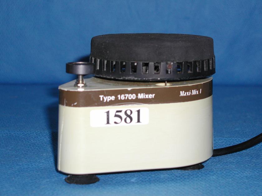 1581: Thermolyne M16700 Mixer, Shaker / Rotator / Mixer / Vortexer, Branstead  Thermolyne