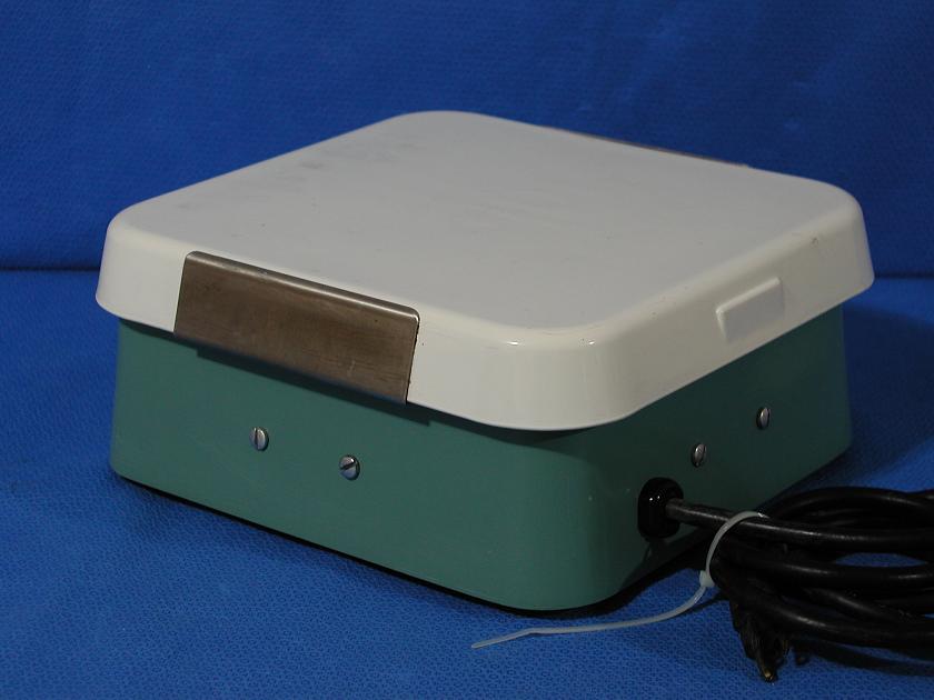 1555: Corning PC - 100 Hot Plate, Stirrer / Heater, Corning