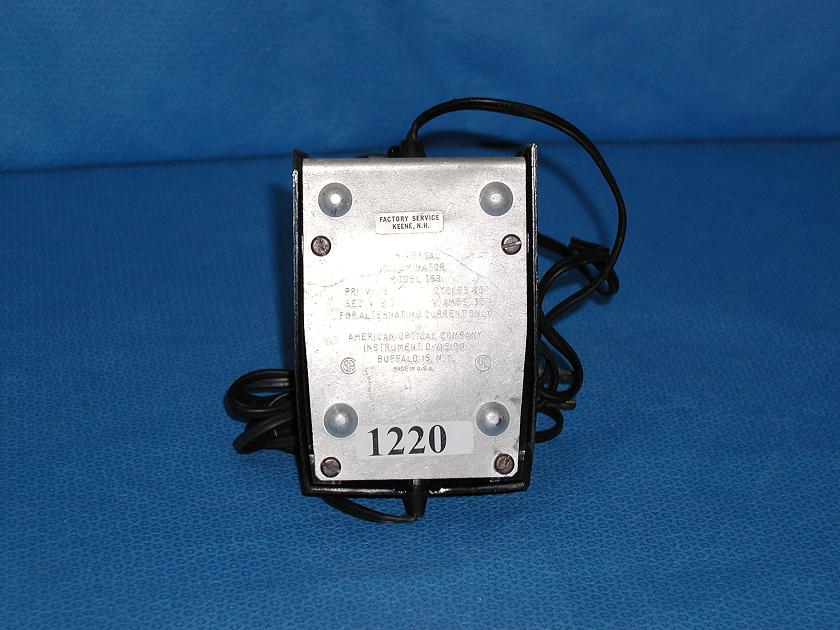 1220: American Optical Universal Illuminator, Optic / Microscope, American Optical