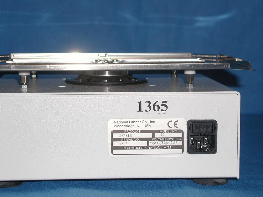 1365: LabNet Shaker, Shaker / Rotator / Mixer / Vortexer, National LabNet