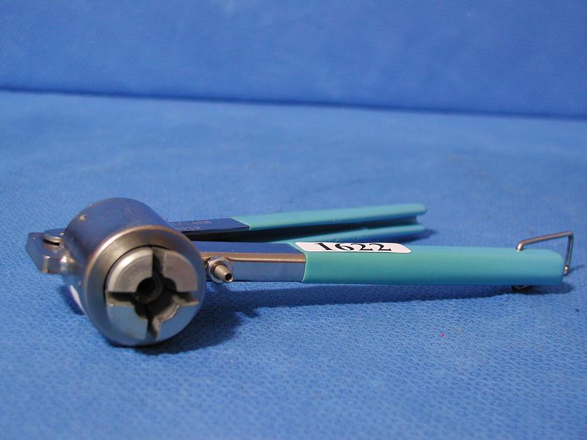 1622: Hewlett Packard Manual Cap Crimper, Miscellaneous Lab Items, HP Hewlett Packard