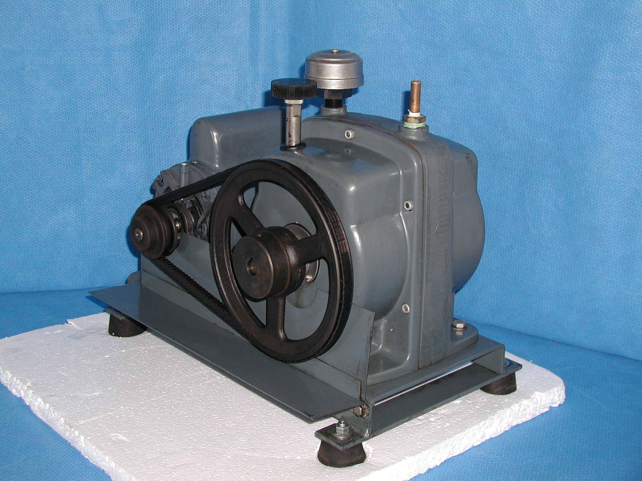 1752: Hyvac 7 Vacuum Pump, Pump, Boekel Scientific